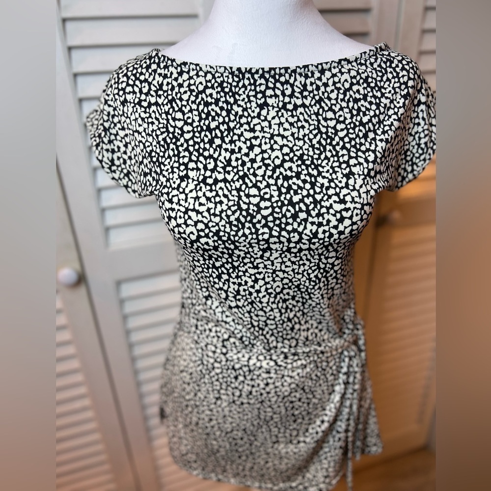 White House Black Market sleeveless blouse with waist tie size XS